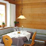 Gaestehaus Pirker Bed & Breakfast