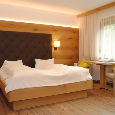 Gaestehaus Pirker فندق مبيت وإفطار فينكنبرغ
