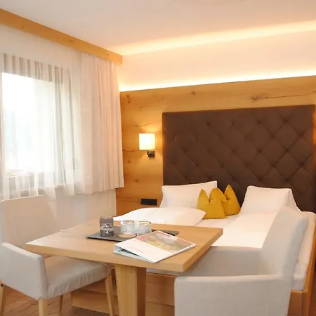 Gaestehaus Pirker Oda ve Kahvaltı Finkenberg